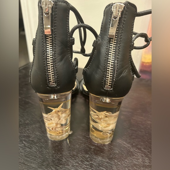 Katy Perry Shell Heels - Picture 6 of 7